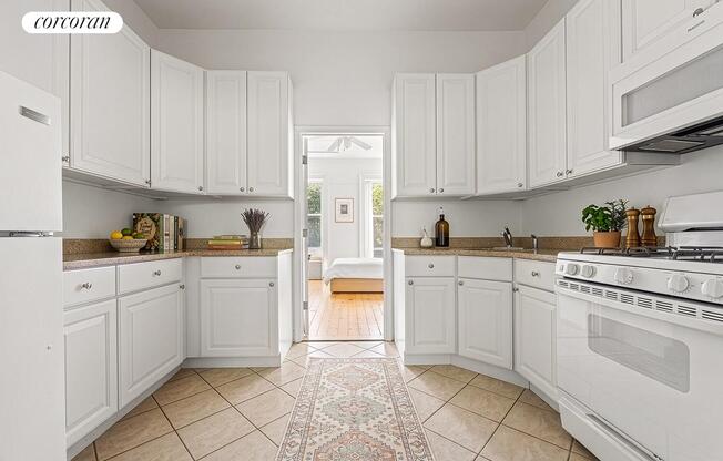 21 BREVOORT PL