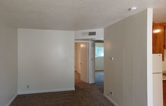 2 beds, 1 bath, 880 sqft, $1,199, Unit 212-B