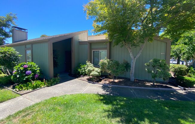 1100 Island Dr - 30% Rental Fee