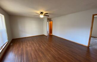 3 beds, 1 bath, $1,095