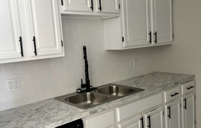 2 beds, 2 baths, 985 sqft, $1,349, Unit B28