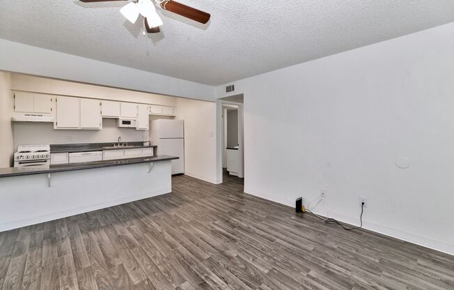 1 bed, 1 bath, 560 sqft, $1,299, Unit 2111