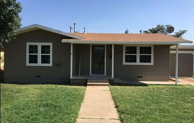 Great 2 Bedroom 1 Bathroom house conveniently located!!