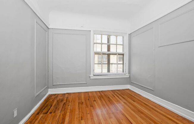 2 beds, 1 bath, 1,000 sqft, $1,895, Unit 4236 - 3E