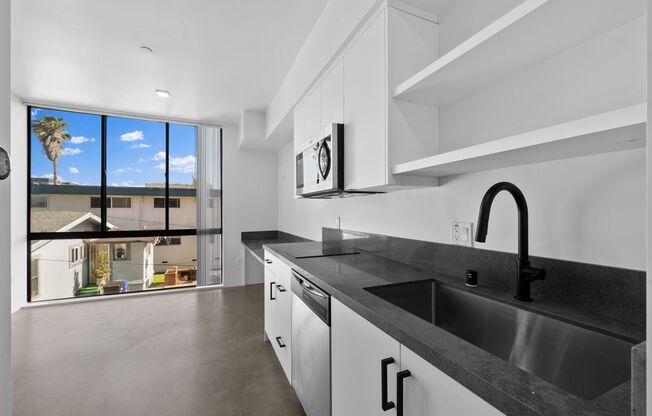 Studio, 1 bath, 353 sqft, $1,995, Unit Unit 10