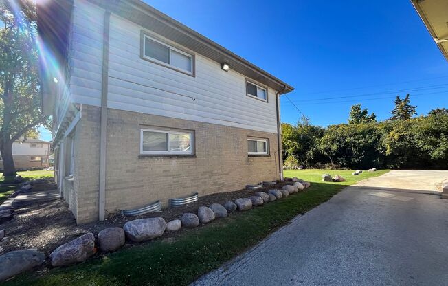 5465 N. 83rd St.
