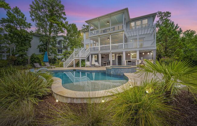 Stunning executive home in Park West with pool and dock - Toomer Creek