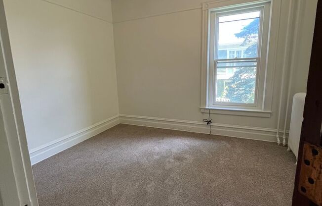 1 bed, 1 bath, $1,250, Unit #4