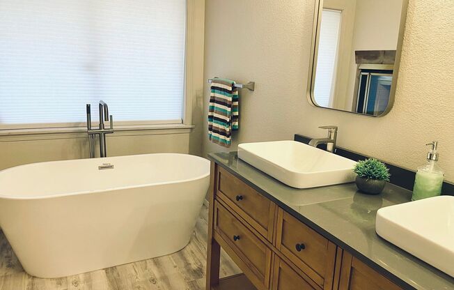 3 Bedroom 2 bath with Pool in Gated Community