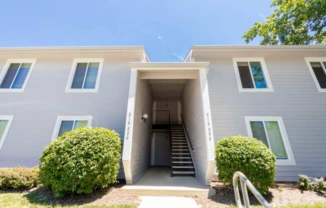 Exterior Walkup Apartment Building at Woodbridge Apartments Bloomington