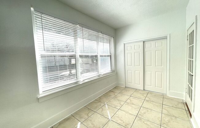 2 beds, 1 bath, $1,895