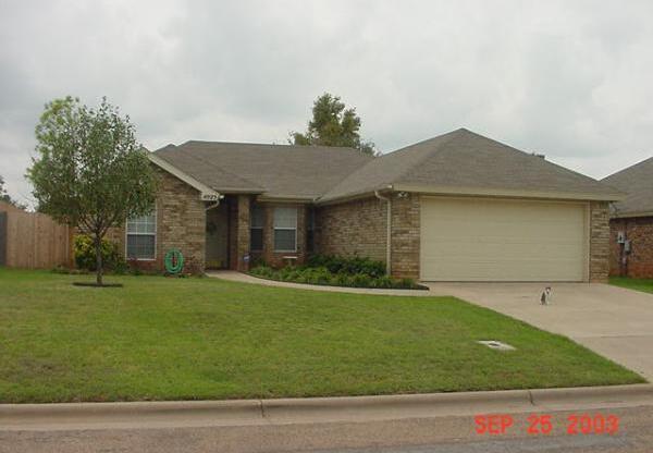 3 beds, 2 baths, $1,595