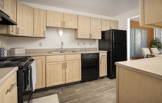 Creekside Apartments - Kitchen