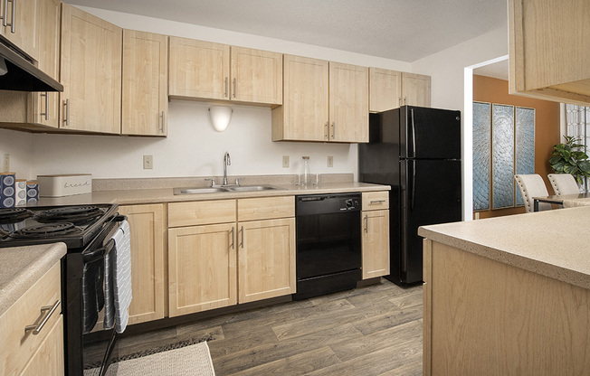 Creekside Apartments - Kitchen