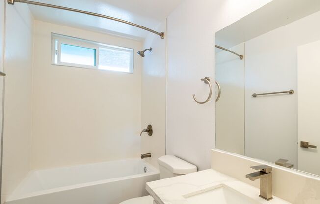 1 bed, 1 bath, 850 sqft, $2,998, Unit 102