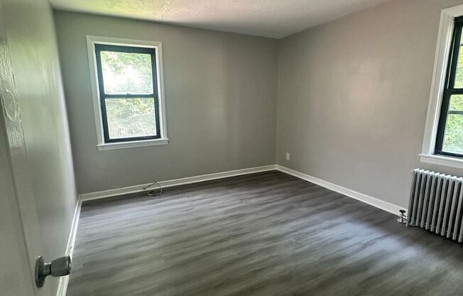 2 beds, 1 bath, 850 sqft, $1,895, Unit APT 36