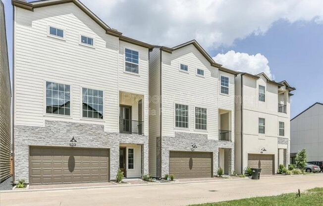 10915 BROOKESHIRE CHASE LN