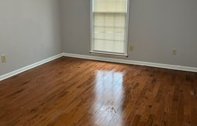 2 beds, 2 baths, $1,300