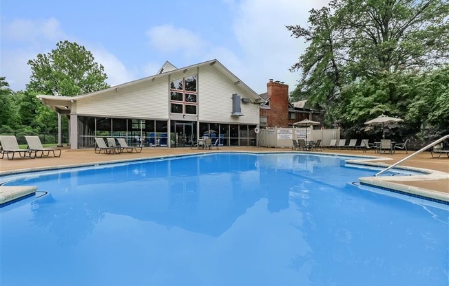 Whispering_Hills_Pool_3_St_Louis_MO