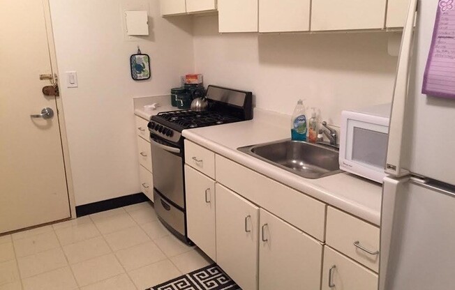 Studio, 1 bath, 500 sqft, $2,300, Unit 905