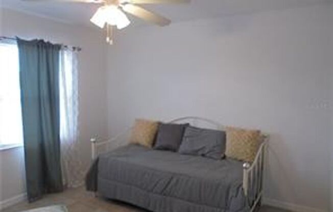 2 beds, 2 baths, $2,500, Unit 7B3