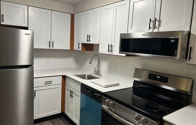 1 bed, 1 bath, 700 sqft, $1,116, Unit 220