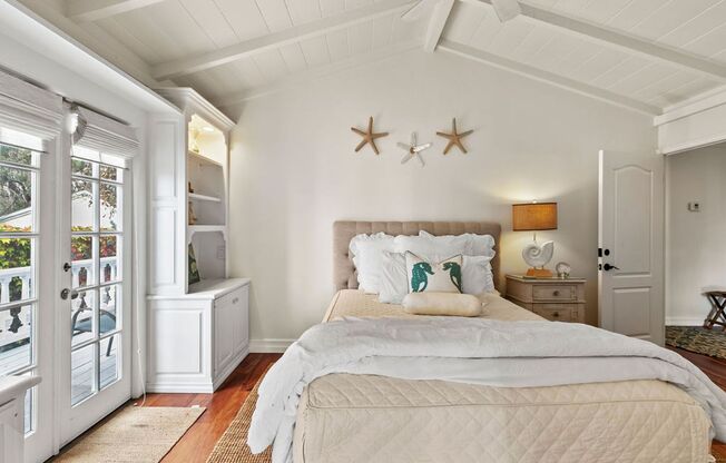 Escape to South Laguna Beach – 3 Bedroom Beach Bungalow with Ocean Views!