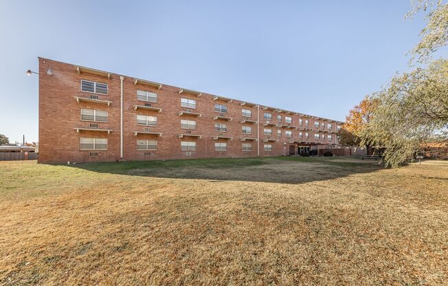 Studio, 1 bath, 350 sqft, $605, Unit 227