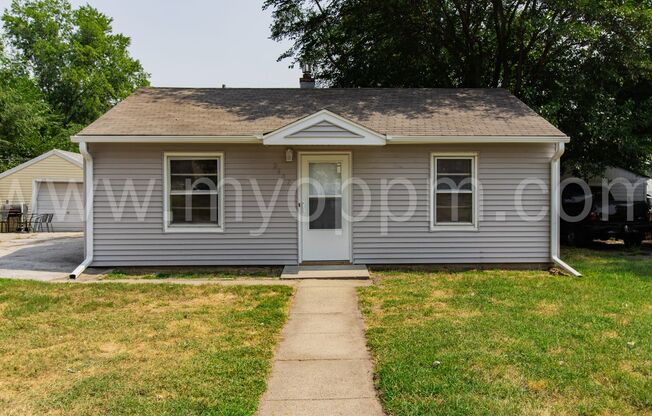 2 Bedroom / 1 Bathroom GEM! | Near Offutt Air Force Base