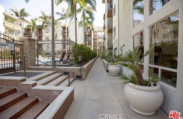 2 beds, 2 baths, 1,042 sqft, $3,050, Unit 159