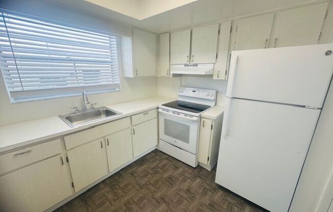 2 beds, 1 bath, 802 sqft, $1,995, Unit A225