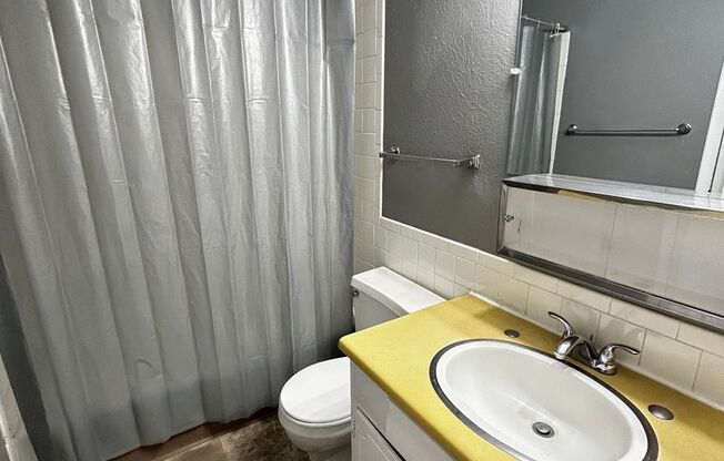 1 bed, 1 bath, 600 sqft, $700, Unit Unit 208