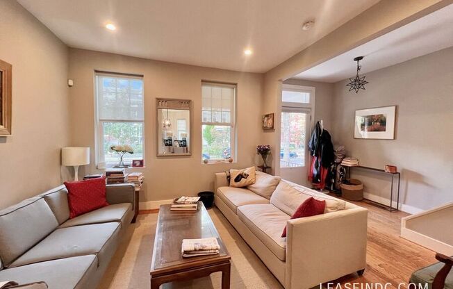 624 LAMONT ST NW