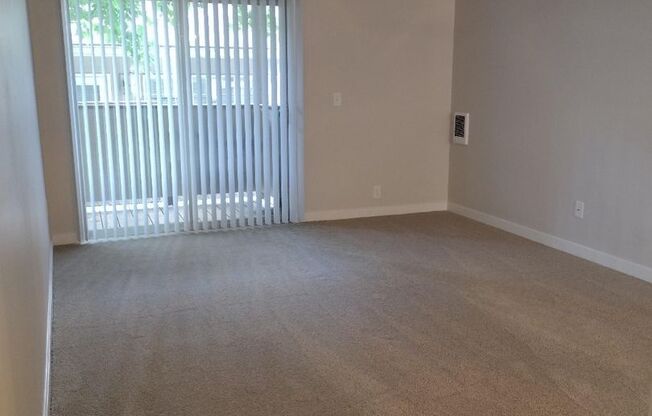 1 bed, 1 bath, 677 sqft, $1,445, Unit 050