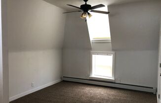 Studio, 1 bath, 336 sqft, $750, Unit Apt 4