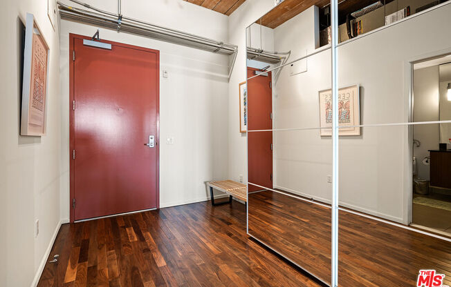 1 bed, 1 bath, 950 sqft, $3,850, Unit 425