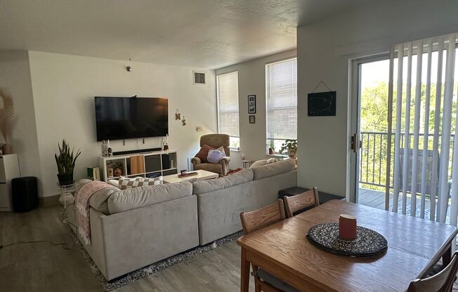 2 beds, 1 bath, 914 sqft, $1,750, Unit 504