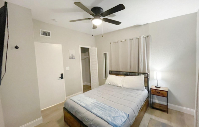 321 E 4 ST