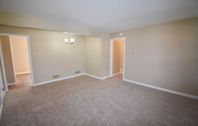 3 beds, 1.5 baths, $1,000, Unit Apt D