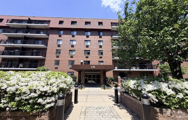 2 beds, 2 baths, 1,085 sqft, $4,200, Unit 308