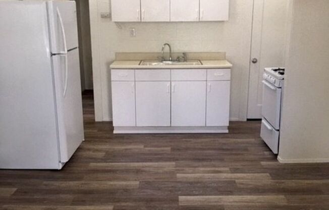 ADAMS AVENUE APARTMENTS