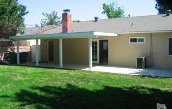 3 beds, 2 baths, $3,895