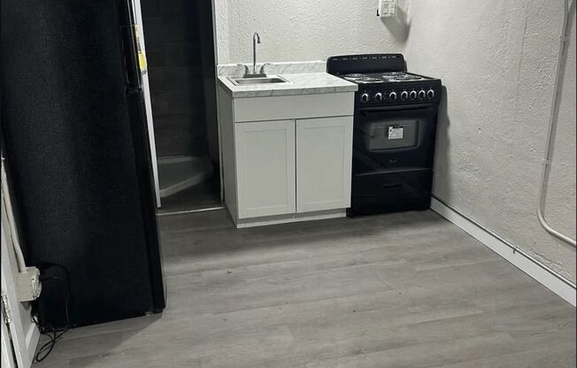 1516 E Routt Ave Duplex