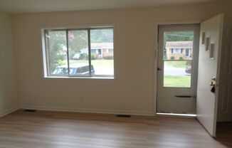 3 beds, 1 bath, $1,400