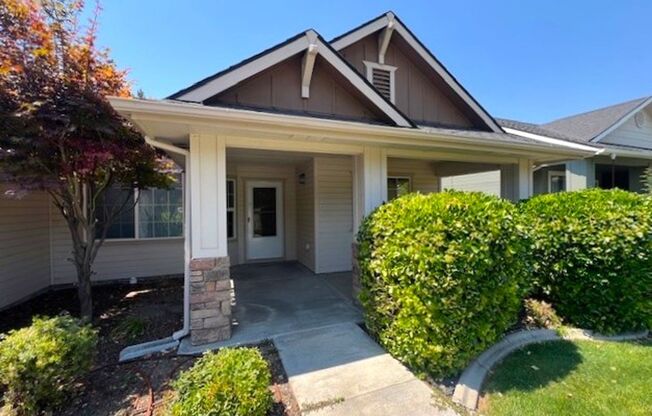 Beautiful 3 bed 2 bath home in the Woodside Creek Sub in Meridian just off Cherry Ln and Ten Mile.