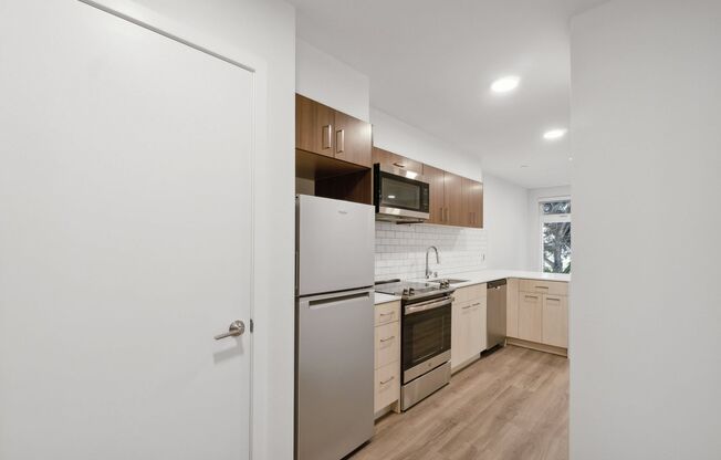 Studio, 1 bath, 444 sqft, $1,675, Unit 13