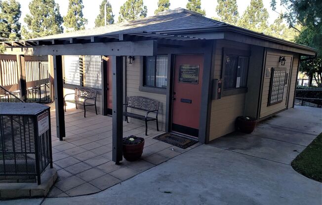 2 beds, 1 bath, $2,495, Unit 142