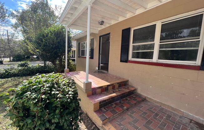 3 beds, 1 bath, $1,250