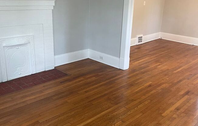 Spacious 2 Bedroom with an Office - LAWNCARE INCLUDED - Convenient to UNCG & Downtown Greensboro