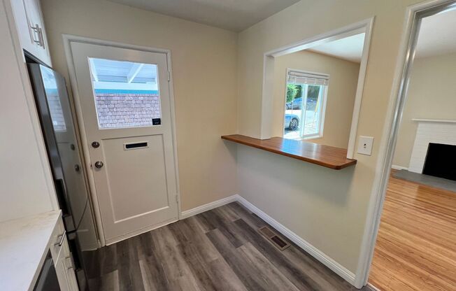 2 beds, 1 bath, $4,250